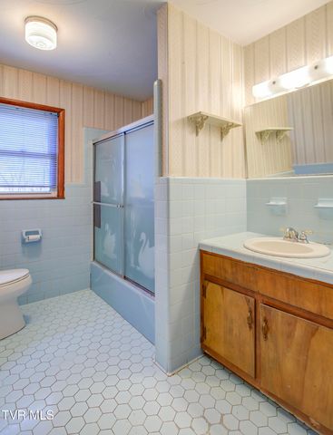 24102 Crimson Drive, Bristol, VA 24202