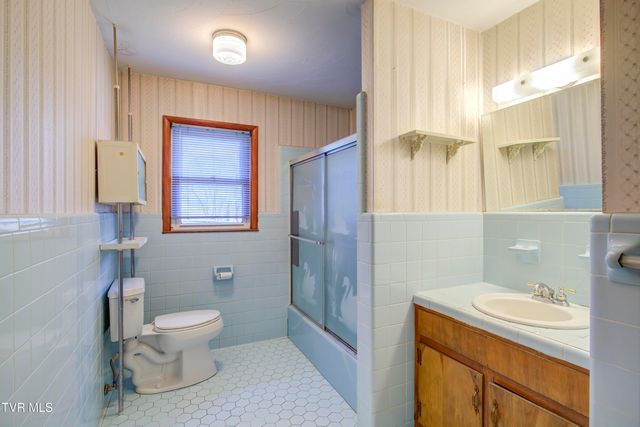 24102 Crimson Drive, Bristol, VA 24202