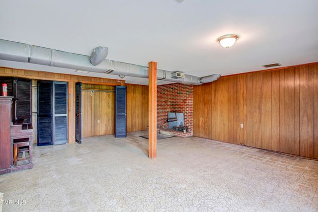 24102 Crimson Drive, Bristol, VA 24202