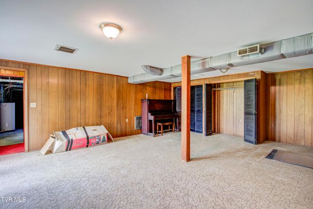 24102 Crimson Drive, Bristol, VA 24202