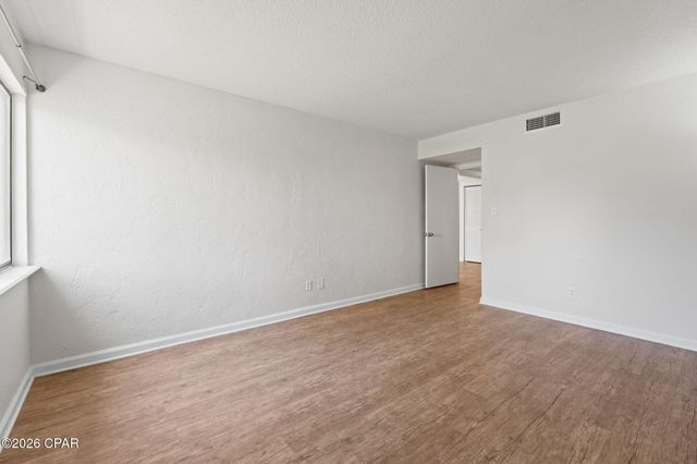 6901 N Lagoon Drive 33, Panama City, FL 32408