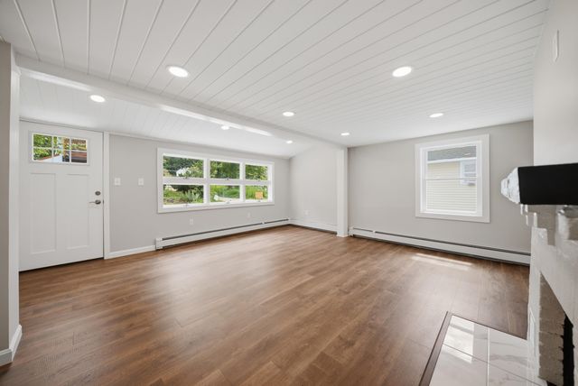 110 Millville Circle, Salem, NH 03079