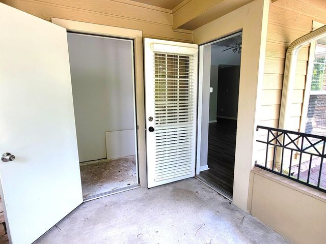77 Woodlily Pl, The Woodlands, TX 77382