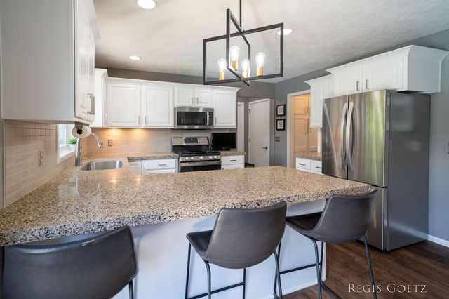 5459 Stowehill Drive Se, City Of Kentwood, MI 49508