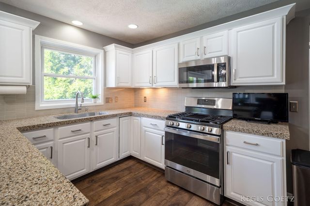 5459 Stowehill Drive Se, City Of Kentwood, MI 49508