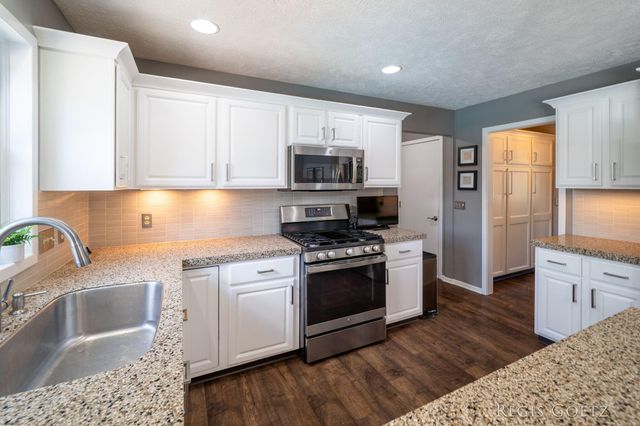 5459 Stowehill Drive Se, City Of Kentwood, MI 49508