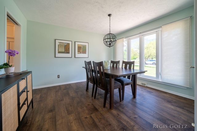 5459 Stowehill Drive Se, City Of Kentwood, MI 49508