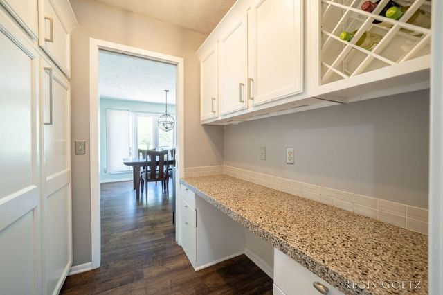 5459 Stowehill Drive Se, City Of Kentwood, MI 49508