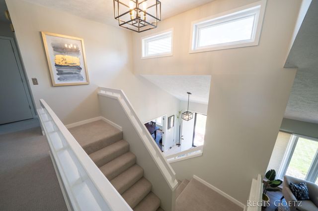 5459 Stowehill Drive Se, City Of Kentwood, MI 49508