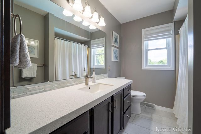5459 Stowehill Drive Se, City Of Kentwood, MI 49508
