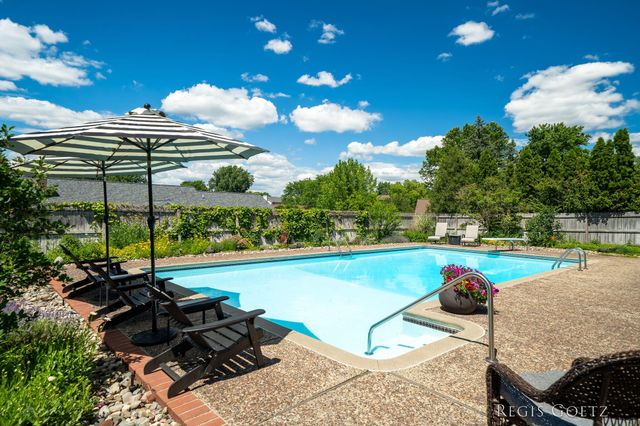 5459 Stowehill Drive Se, City Of Kentwood, MI 49508