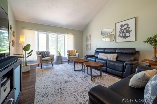 5459 Stowehill Drive Se, City Of Kentwood, MI 49508