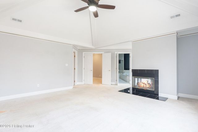 8800 Wooded Trail Ct, Louisville, KY 40220