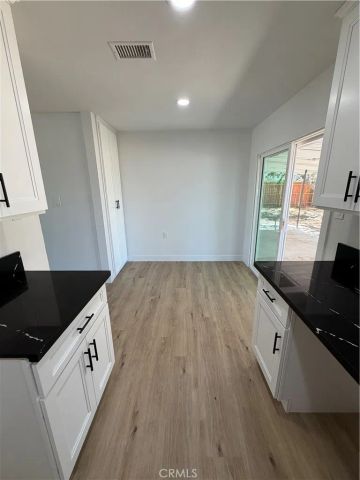 21975 Mohican, Apple Valley, CA 92307