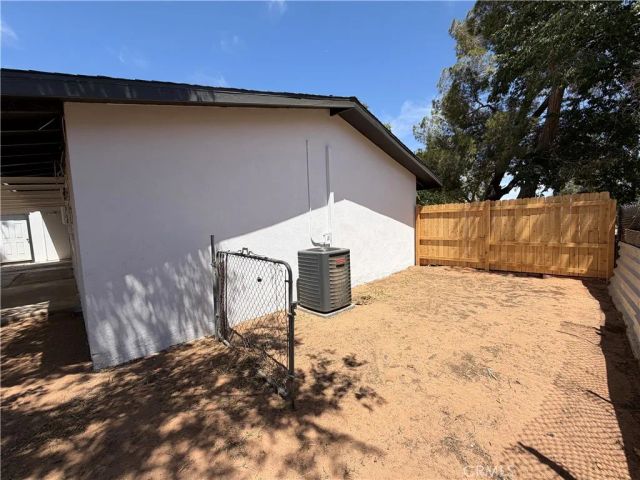 21975 Mohican, Apple Valley, CA 92307