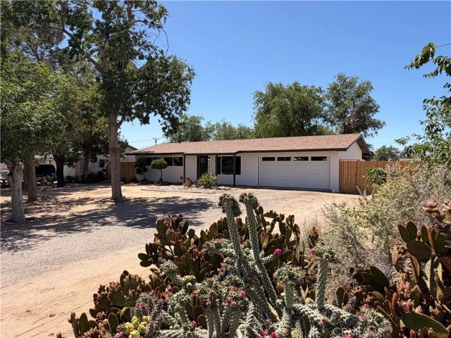 21975 Mohican, Apple Valley, CA 92307