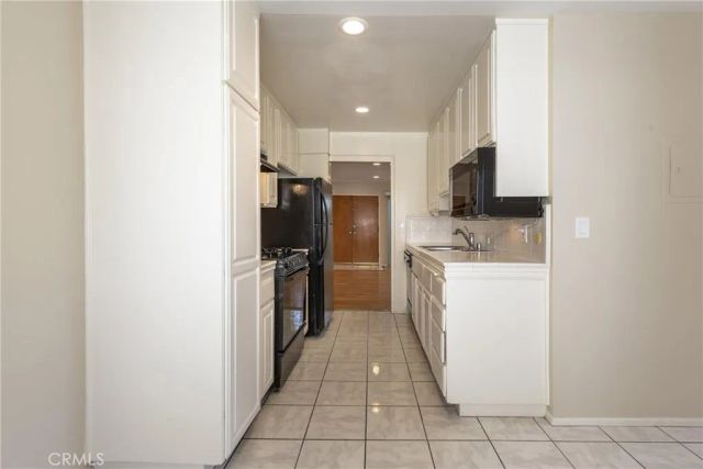 14947 Dickens Street 1, Sherman Oaks, CA 91403