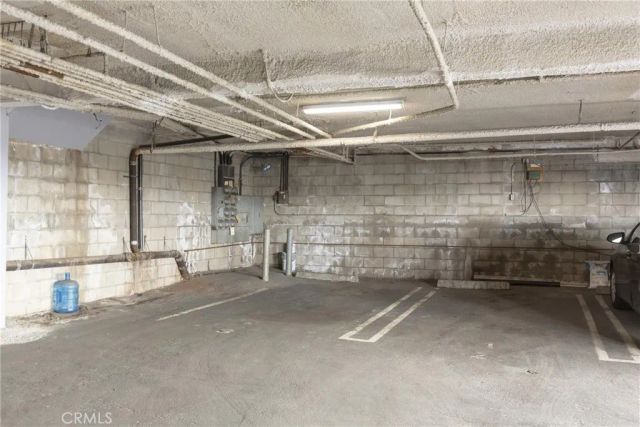 14947 Dickens Street 1, Sherman Oaks, CA 91403