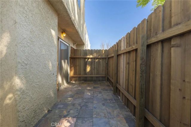 14947 Dickens Street 1, Sherman Oaks, CA 91403