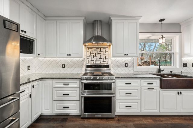 6165 Pleasant Avenue, Excelsior, MN 55331