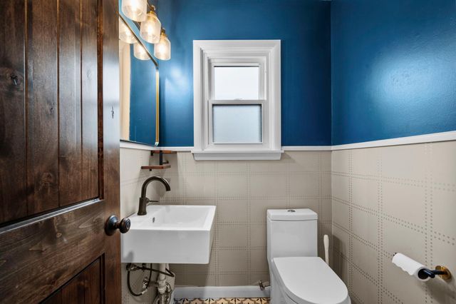 6165 Pleasant Avenue, Excelsior, MN 55331