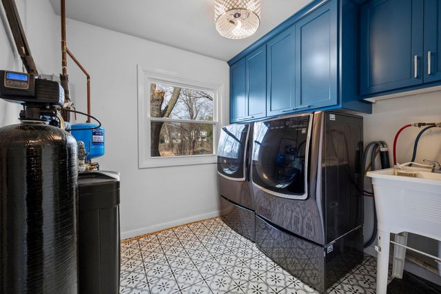 6165 Pleasant Avenue, Excelsior, MN 55331