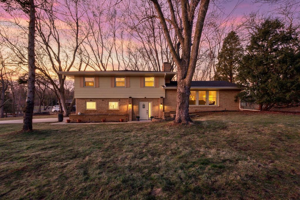 6165 Pleasant Avenue, Excelsior, MN 55331