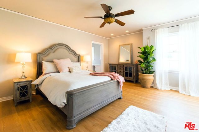 1717 CHEVY CHASE Drive, Beverly Hills, CA 90210