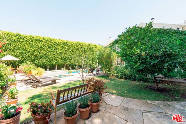 1717 CHEVY CHASE Drive, Beverly Hills, CA 90210