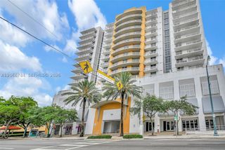 900 SW 8th St 908, Miami, FL 33130