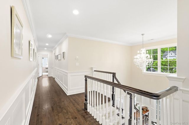 11 Mayflower Road, Scarsdale, NY 10583