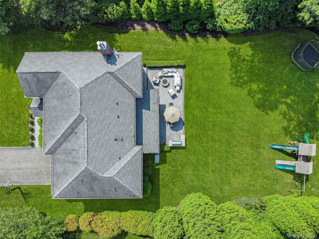 11 Mayflower Road, Scarsdale, NY 10583