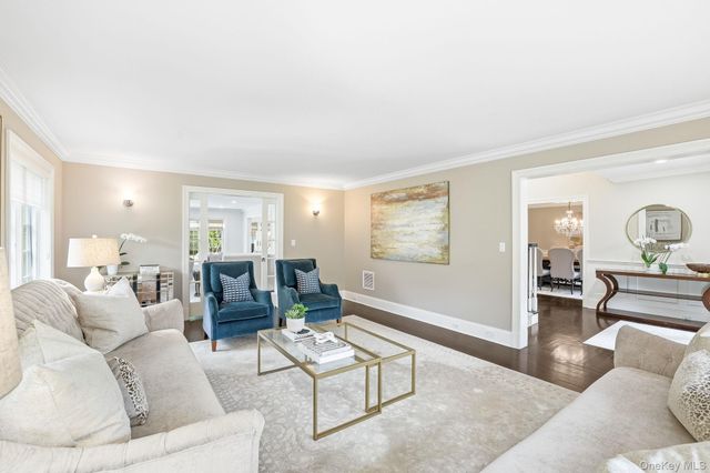 11 Mayflower Road, Scarsdale, NY 10583