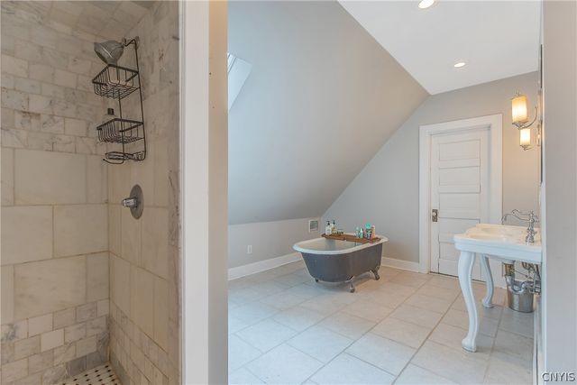 216 Highland Avenue, Syracuse, NY 13203