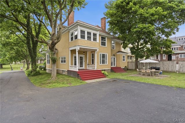 216 Highland Avenue, Syracuse, NY 13203