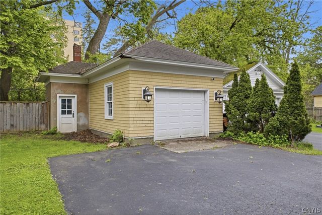 216 Highland Avenue, Syracuse, NY 13203