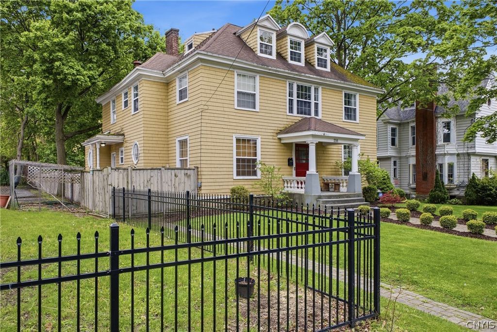 216 Highland Avenue, Syracuse, NY 13203