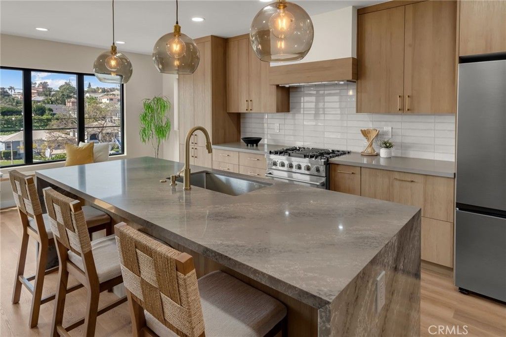 Image 12 of property listing at 5309 Maymont, Los Angeles, CA 90043