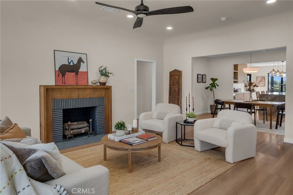 Image 8 of property listing at 5309 Maymont, Los Angeles, CA 90043