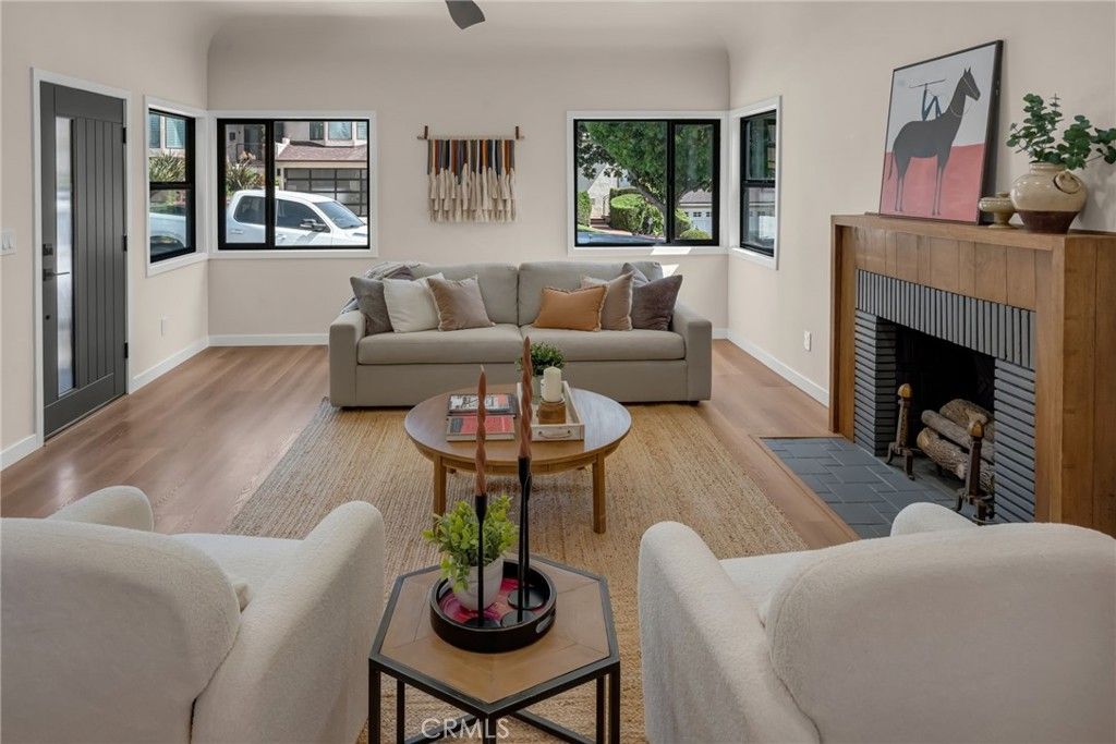 Image 9 of property listing at 5309 Maymont, Los Angeles, CA 90043