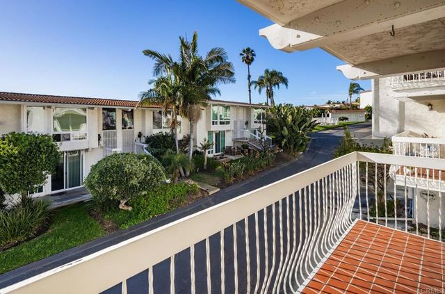 2331 Caringa Way 38, Carlsbad, CA 92009