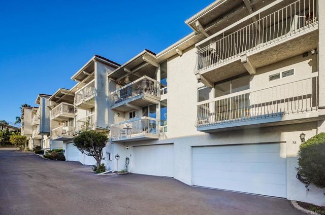 2331 Caringa Way 38, Carlsbad, CA 92009