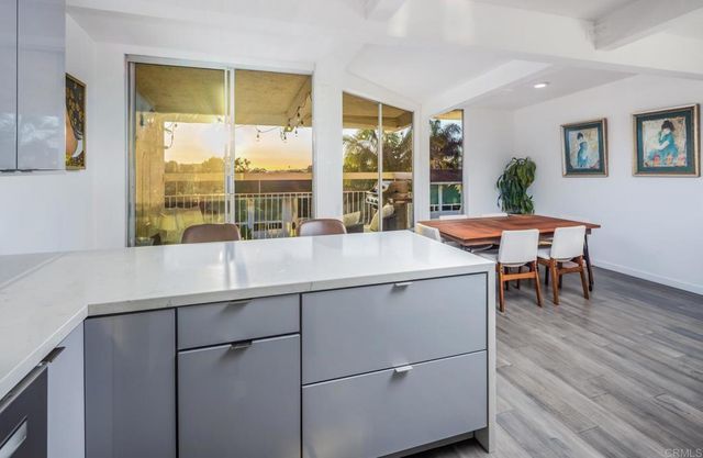 2331 Caringa Way 38, Carlsbad, CA 92009