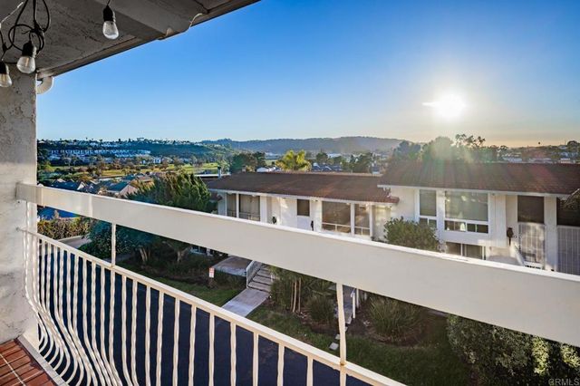 2331 Caringa Way 38, Carlsbad, CA 92009