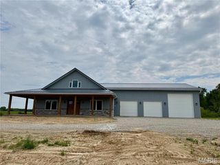 31732 Mitchell Creek Road, Brighton, IL 62012