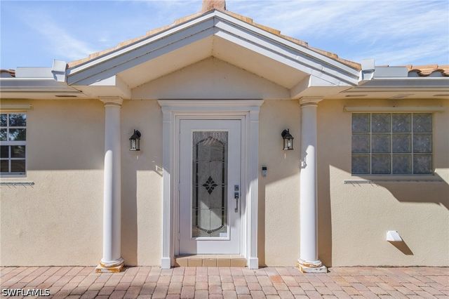 4187 Saint George LN, Naples, FL 34119