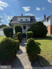 608 W WYOMISSING BLVD, West Lawn, PA 19609