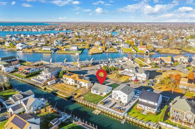 38 Berger Avenue, Amityville, NY 11701