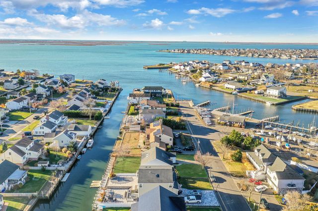 38 Berger Avenue, Amityville, NY 11701