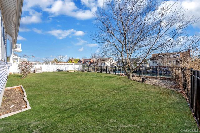 38 Berger Avenue, Amityville, NY 11701